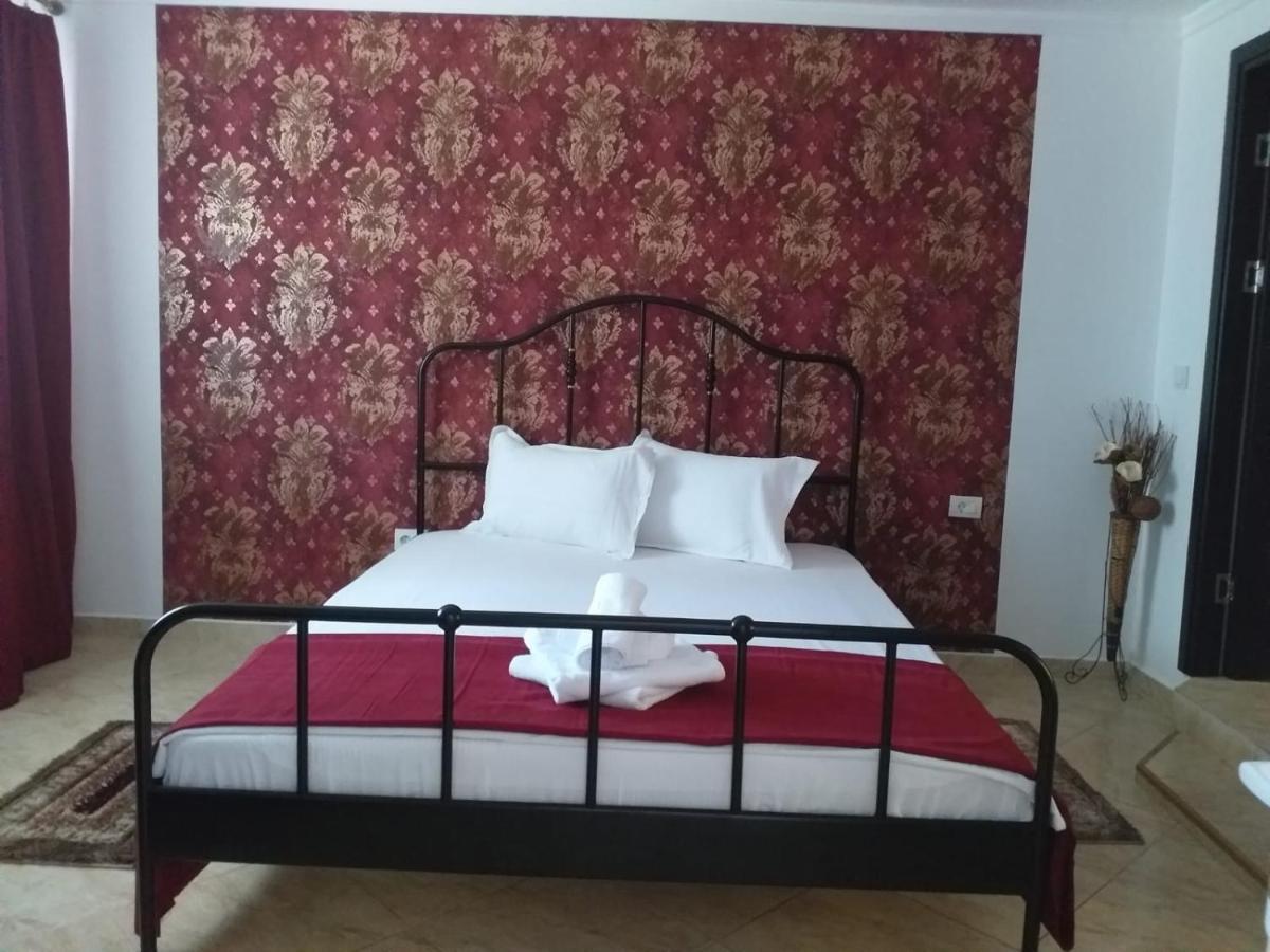 فندق Casa Marronne كوستِنيست المظهر الخارجي الصورة