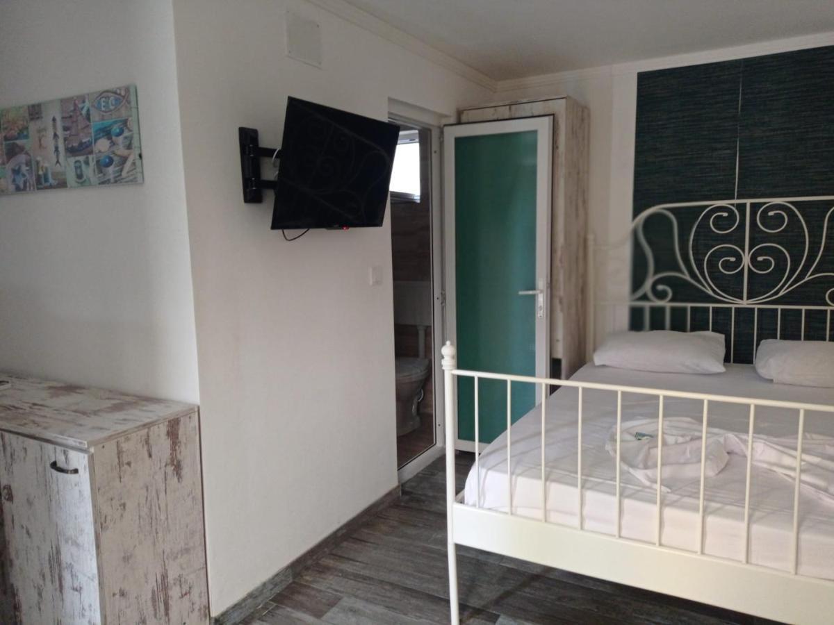 فندق Casa Marronne كوستِنيست المظهر الخارجي الصورة